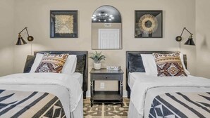 2 bedrooms, WiFi, bed sheets - Tim McGraw Themed Apartment! (Nashville)