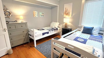 5 slaapkamers, een strijkplank/strijkijzer, reisbedje, gratis wifi