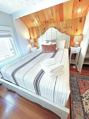 5 bedrooms, iron/ironing board, travel cot, free WiFi - The Sea Gaze - 5BR with Beach Path (Old Orchard Beach)