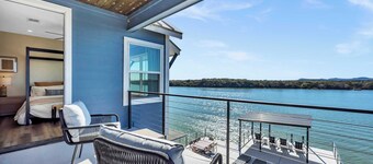 Scenic Sunsets-private pool, boat lift, game room