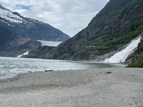 Modern Condo with Incredible Mountain Backdrop 207