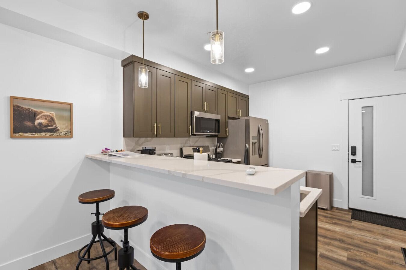 冷蔵庫、電子レンジ、オーブン、コンロ