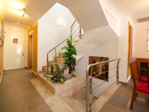 Global Ni Hao - By Global Rental Holidays 17197