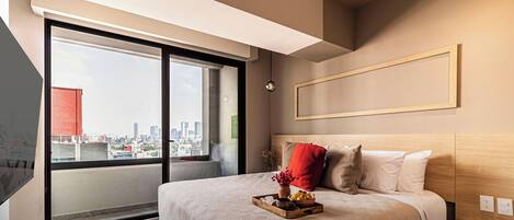 1 Schlafzimmer, Schreibtisch, Bügeleisen/Bügelbrett, Reisekinderbett