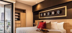 2 bedrooms, desk, iron/ironing board, travel crib