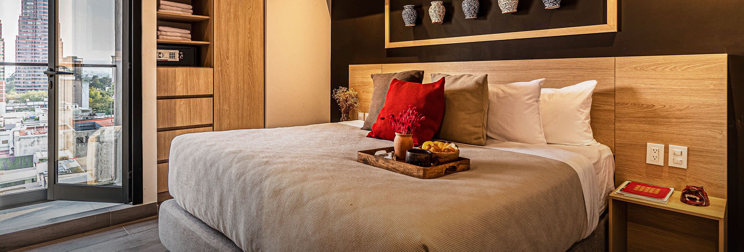 2 多间卧室、办公桌、熨斗/熨衣板、旅行婴儿床