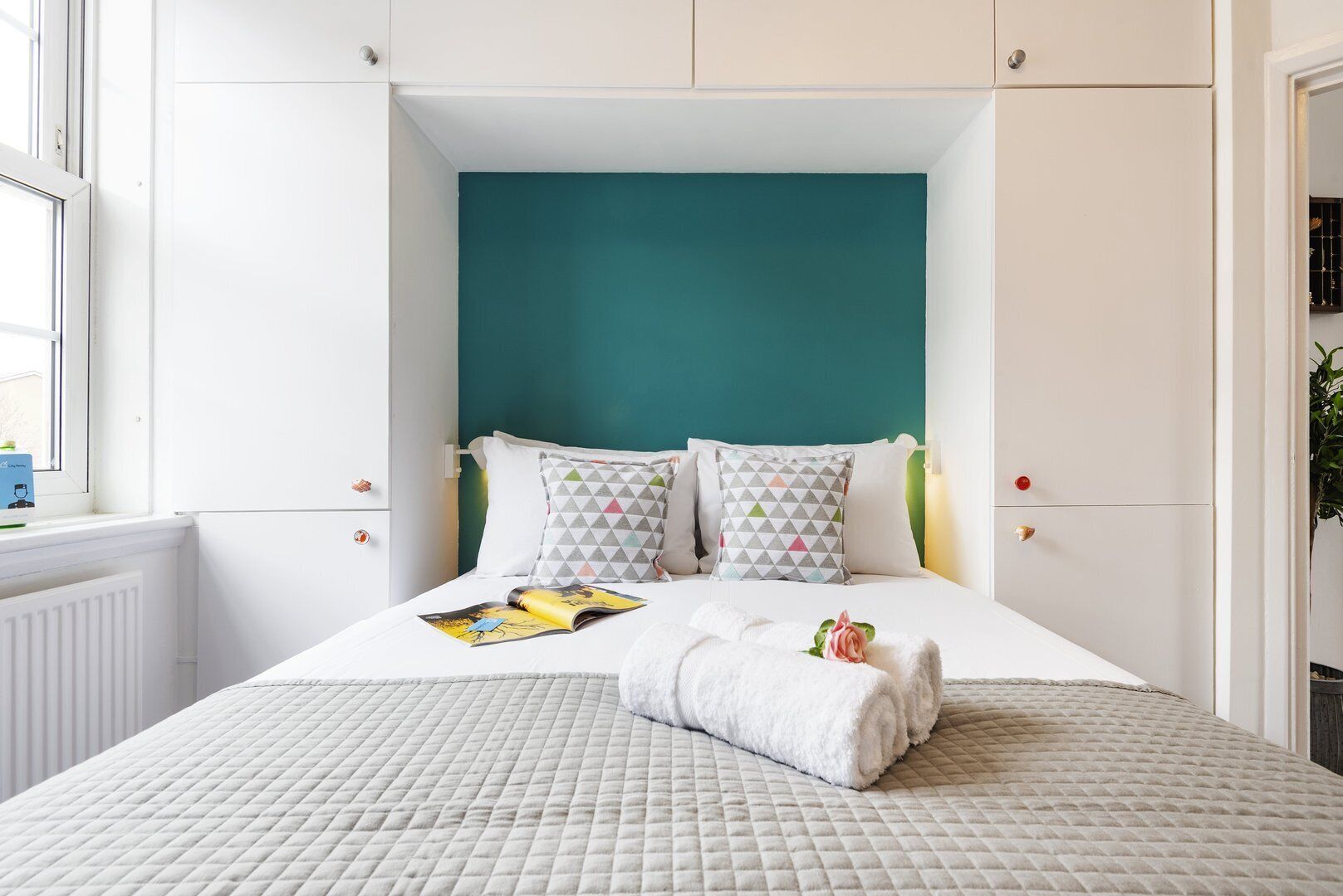 2 bedrooms, desk, iron/ironing board, internet