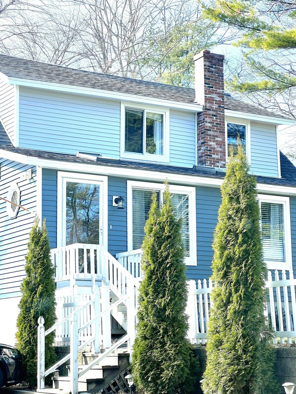Exterior - OOB family Beach House w/private yard and deck! Pet friendly, parking, 4/BR 2/BA (Old Orchard Beach)