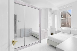 1 chambre, bureau, fer et planche à repasser, Wi-Fi