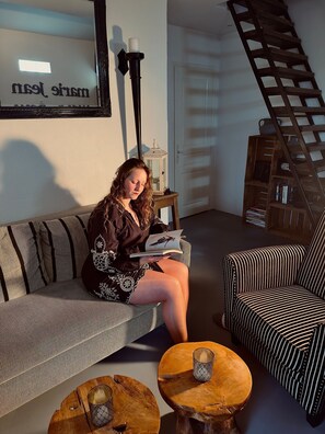 Interior - Charming, luxury 2-bedroom apartment with WiFi & private swimming pool in Oupia. (Oupia)