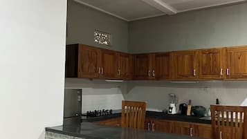 Vila Mewah, pemandangan kebun | Area keluarga | Smart TV 40-inci dengan saluran TV digital