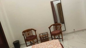 Luxury Room | Free WiFi - The Claremont (Kasauli)
