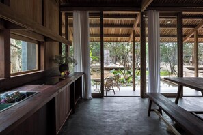 BUNGALOW HACHI LILY | Blackout drapes, soundproofing, iron/ironing board, free WiFi - Hachi Homestay & Spa (Hue)