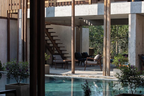 Outdoor pool - Hachi Homestay & Spa (Hue)