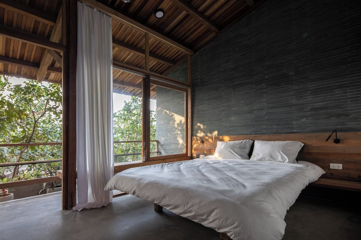 POMELO QUEEN STONE | 1 bedroom, blackout curtains, soundproofing, iron/ironing board