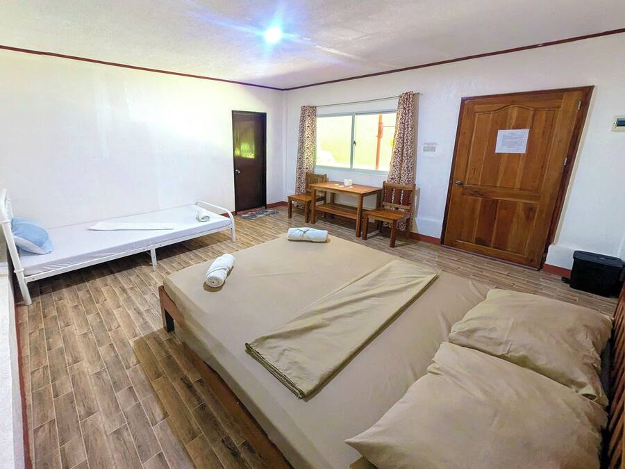 Free WiFi, bed sheets