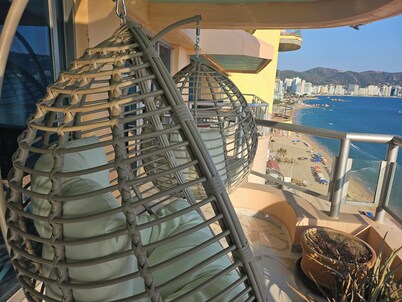 Tropical Paradise Getaway in Acapulco With Private Infinity Pool