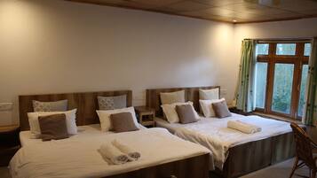 Comfort Quadruple Room, Mountain View | Free WiFi