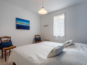 1 habitación, tabla de planchar con plancha y wifi 