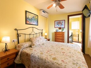 2 soverom, skrivebord og internettilgang