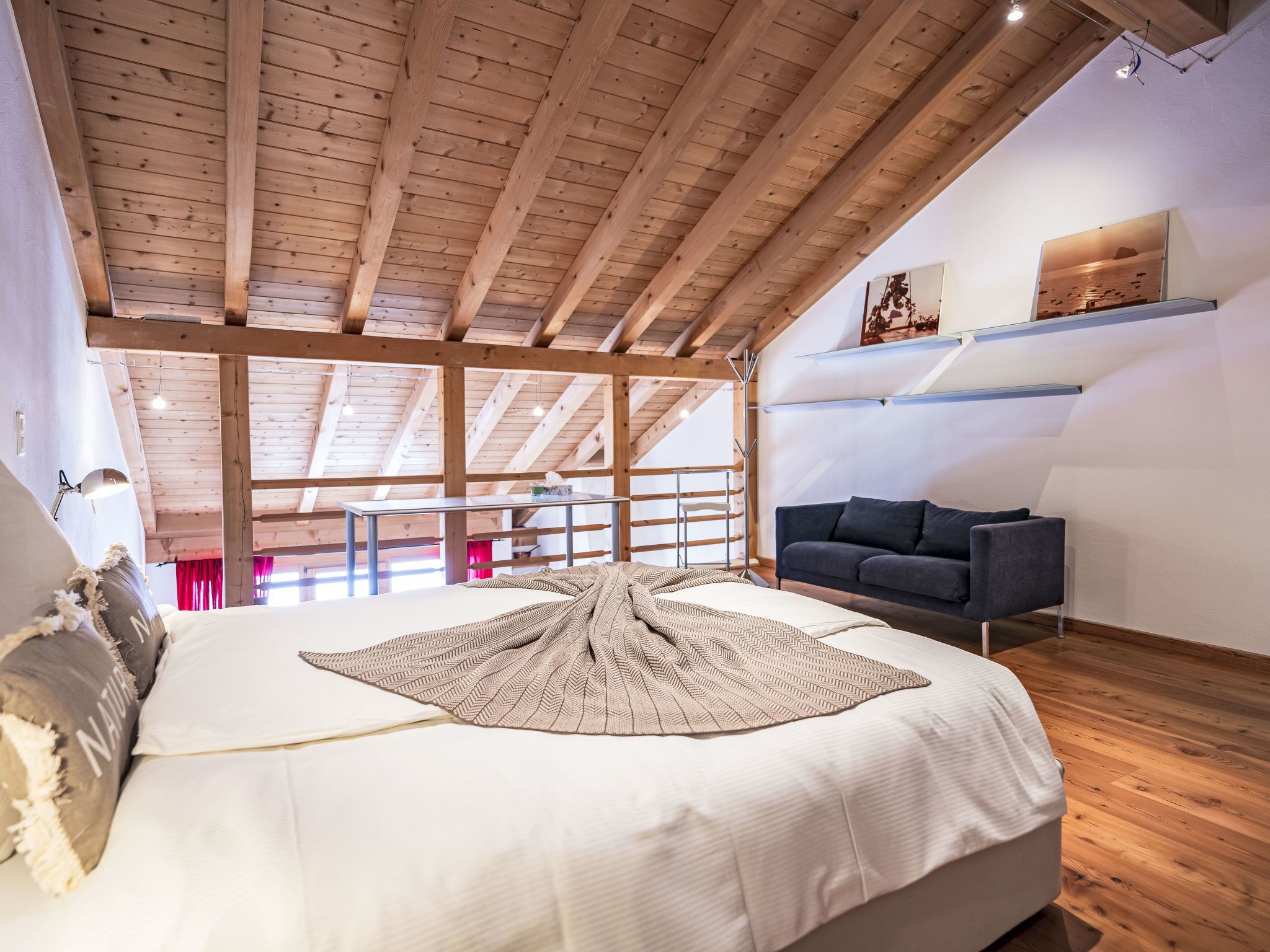 2 makuuhuonetta, internet