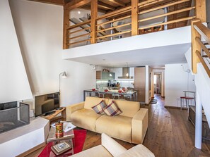 Télévision, cheminée