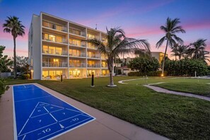 Exterior - Sunset and Beach view unit 402 (Longboat Key)