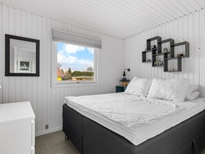 3 bedrooms, Internet