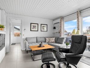 TV, fireplace - "Bjart" - 150m from the sea by Interhome (Hesselager)