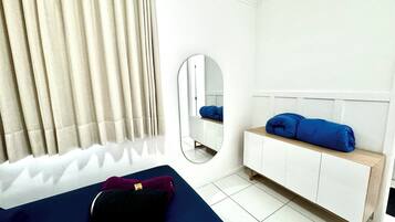 2 bedrooms, iron/ironing board, WiFi, bed sheets