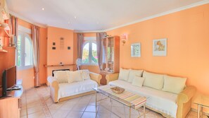 Televisión, chimenea