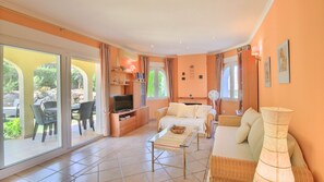 Televisión, chimenea