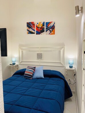 1 bedroom, free WiFi, bed sheets - Little Blue Shelter of Neapolis (Napoli)