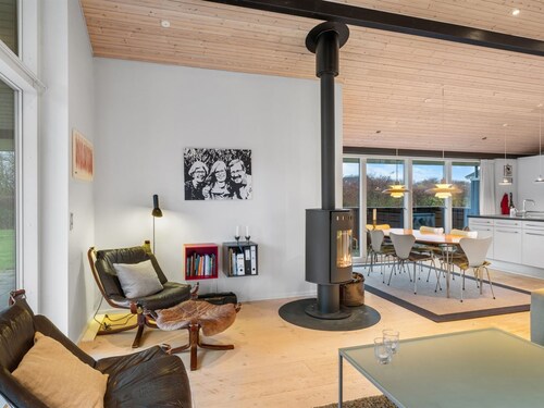 "Erlinda" - 600m from the sea by Interhome