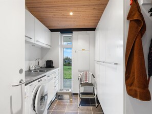 Fridge, dishwasher, cookware/dishes/utensils