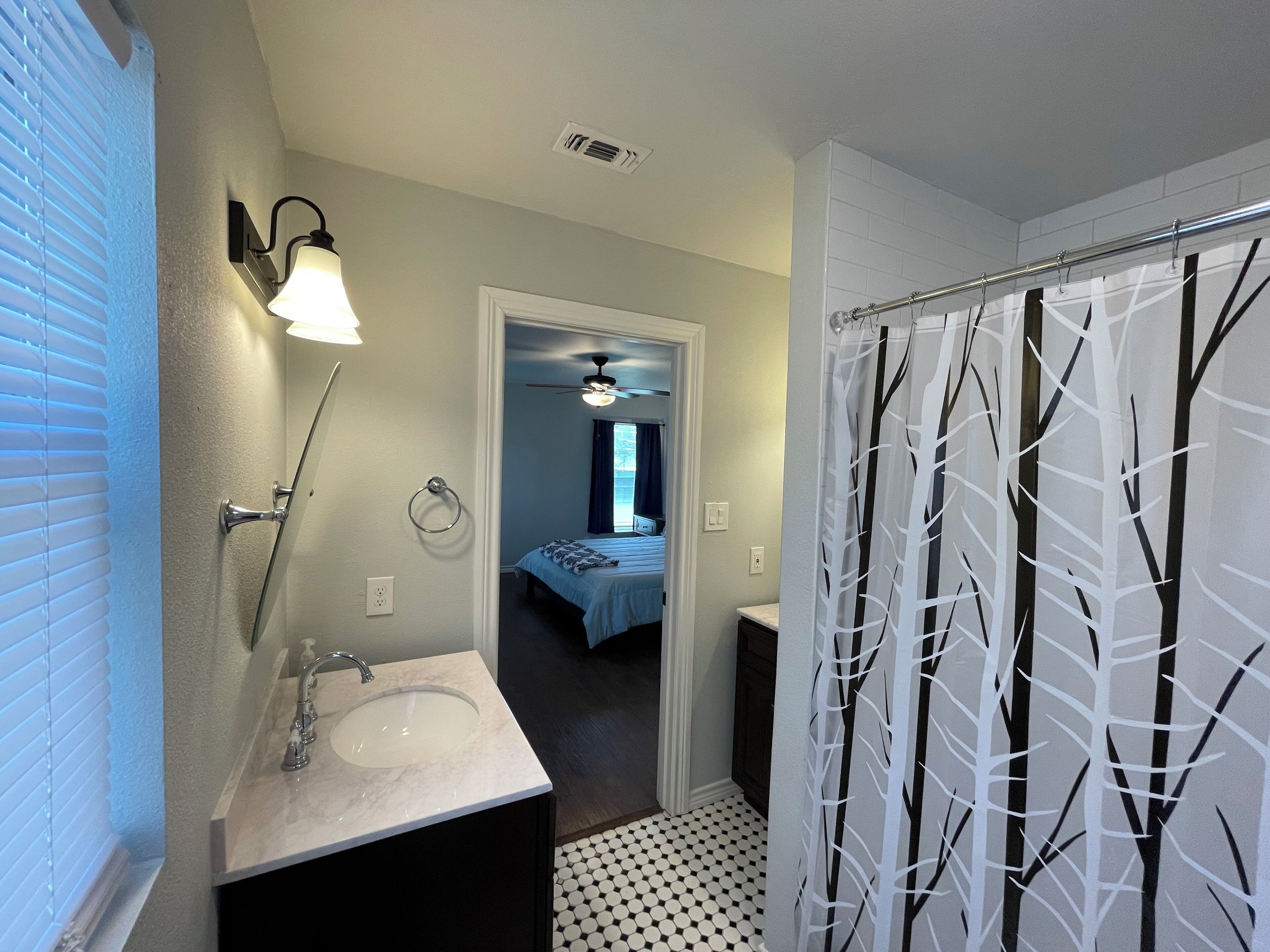 4 chambres, fer et planche à repasser, lit parapluie, Wi-Fi gratuit