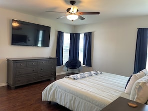 4 bedrooms, iron/ironing board, travel crib, free WiFi