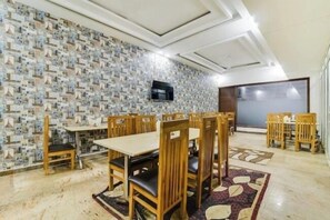 Dining - Hotel Florence and Banquets By Elite Sol (Gurugram)