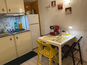 Fridge, coffee/tea maker, electric kettle, toaster - Neapolis Sun Shelter (Napoli)