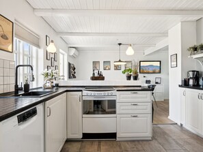 Fridge, microwave, dishwasher, cookware/dishes/utensils