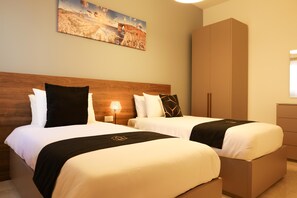 Familjevilla - flera sovrum (Magnifica Gozitan Villa Pool And) | 6 sovrum, strykjärn/strykbräda, gratis wi-fi och sängkläder