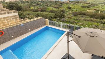 Vil·la familiar, 6 dormitoris, balcó (Magnifica Gozitan Villa Pool And) | Piscina | Piscina a l'aire lliure