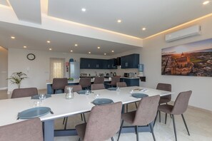 Familjevilla - flera sovrum (Magnifica Gozitan Villa Pool And) | Restauranger