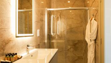 Family Villa, Multiple Bedrooms (Magnifica Gozitan Villa Pool And) | Bathroom | Shower, towels, soap, shampoo
