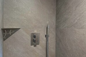 Shower - Le Nid d'Alegria (La Bresse)