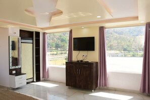 Honeymoon Suite Room | Escrivaninha, Wi-Fi de cortesia