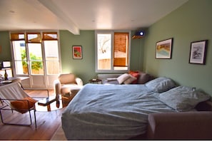 3 chambres, fer et planche à repasser, lit parapluie, Wi-Fi gratuit