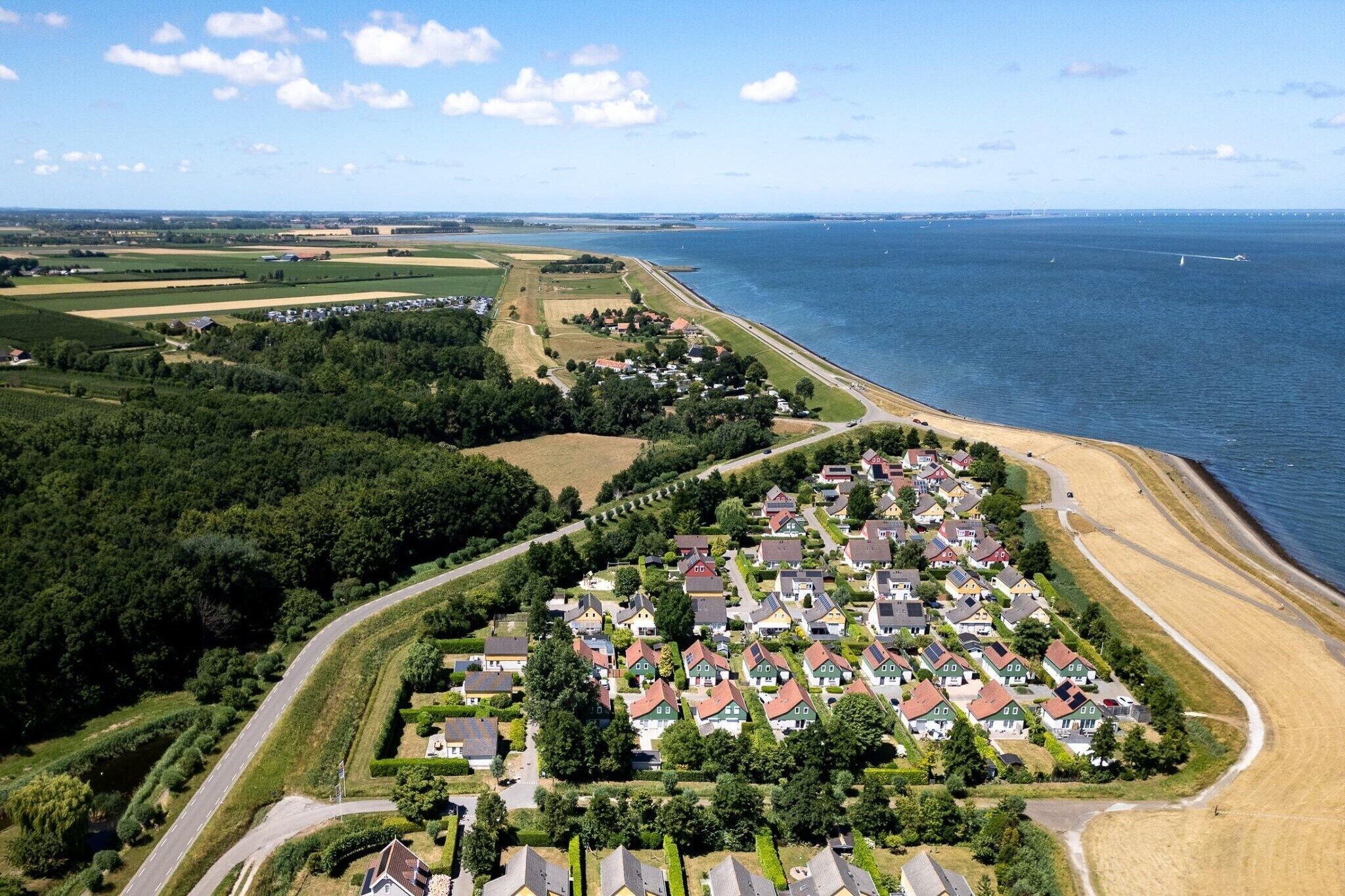 Surroundings [summer] (1-5 km)