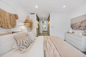 4 slaapkamers, een strijkplank/strijkijzer, wifi, beddengoed