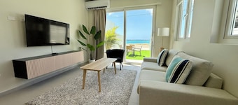 New Oceanfront Apartment Mangel Halto — Laguna Vista